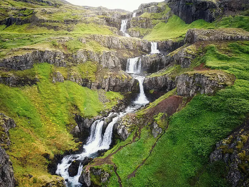 クリフブレックフォッサル（Klifbrekkufossar）