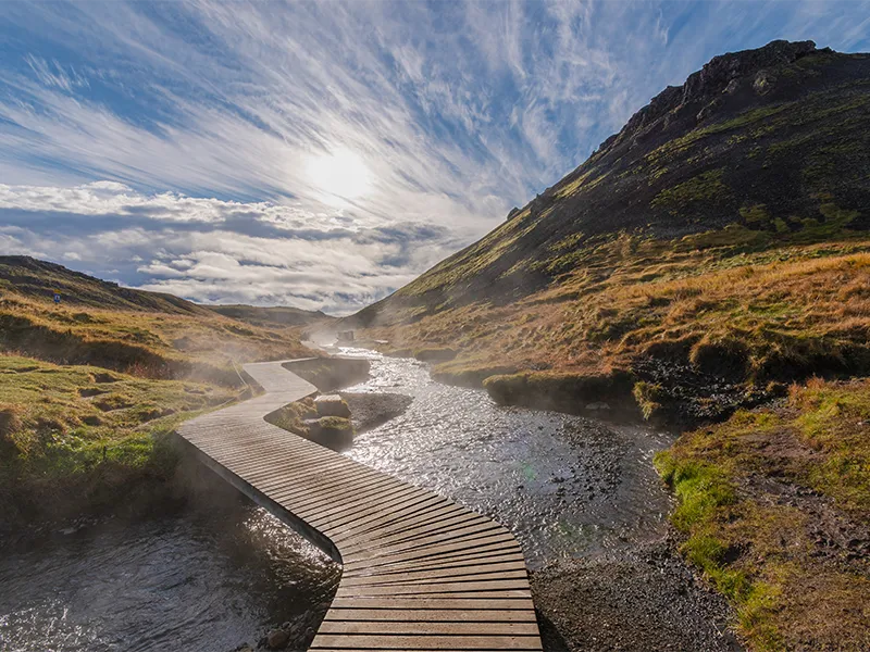 レイキャダルル(Reykjadalur)